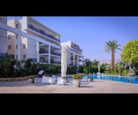 Appartment with Pool terrasse Royal Park