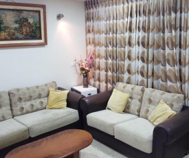 Zohar's Apartment