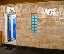 בין עמק להר