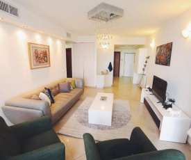 Art Apartment Near Mamila parking best Location 2