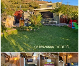 בקתה ואירוח היסמין מול הנוף