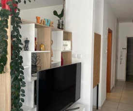 Ashdod City Center 2-rooms Apartment, 15min walk to the beach