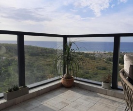 על הים