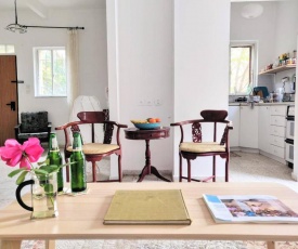 Authentic Bright 1BD with Terrace - Nachlaot