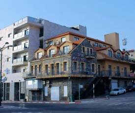 Aviv Hostel