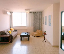 1Bdrm APT With Panoramic View of Sea and Mountains