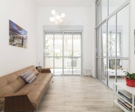 Bauhaus Residence TOP comfort with private Terrasse & Garden