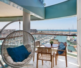 Beach front lux apartment (pool/gym/parking)