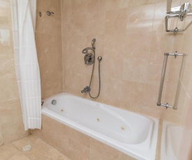 Beachfront Property with Balcony and Pool Access