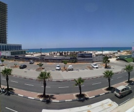Beachfront Studio Apartment Bat Yam 412