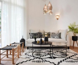 Beautiful Designer 2BR at the Beach by HolyGuest