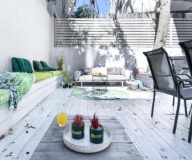 Beautiful Interior with Fantastic Private Outdoor Space