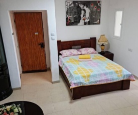 Beautiful studio apartment by the sea