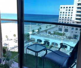Beautiful studio Apartment on the Sea