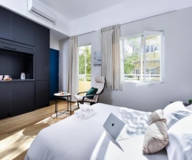 Brand New Bauhaus Living with Amazing Roof Top by Sea N' Rent