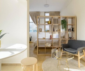 Bright and spacious loft by the sea