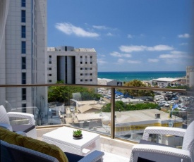 CENTER CITY BEACH APARTMENT