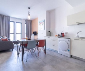 Central and luxurious 1 bdr