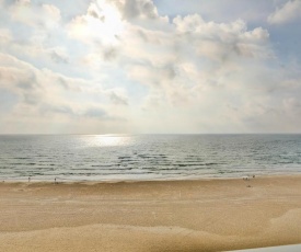 Colony Beach Apartment 705