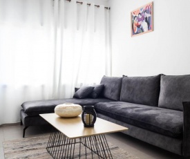 Cosy & Modern old city 3BR by Ahlan Hospitality