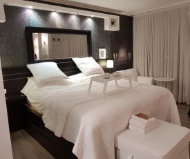 Cosy Studio in a Luxury Hotel