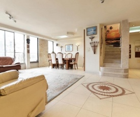 Cozy Room In shared apartment (penthouse)